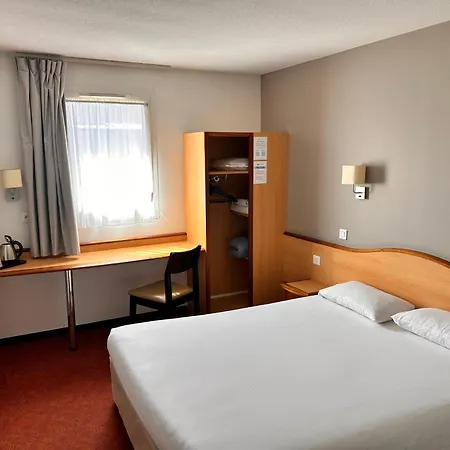 Hotel Brit Confort 3*