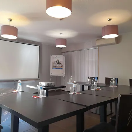 Hotel Brit Confort 3*