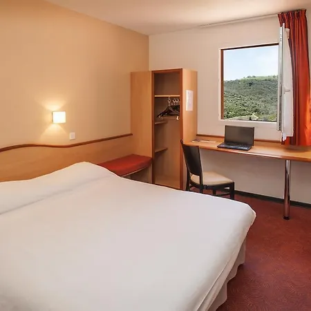 Otel Brit Confort Montauban