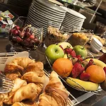 Hotell Brit Confort Montauban