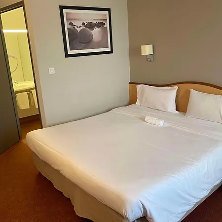 Brit Hotel Confort Montauban