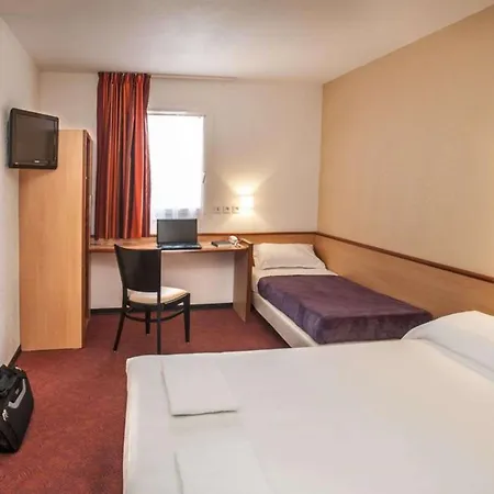 Brit Hotel Confort Montauban Hotel