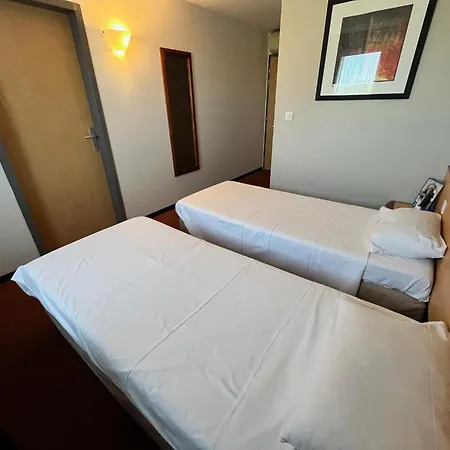 Brit Hotel Confort Montauban 3*