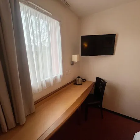 Otel Brit Confort Montauban