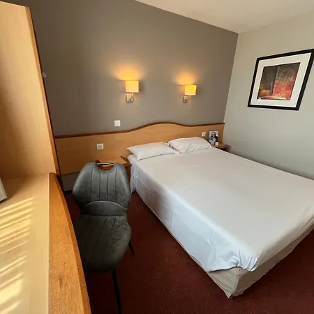 Hotel Brit Confort 3*