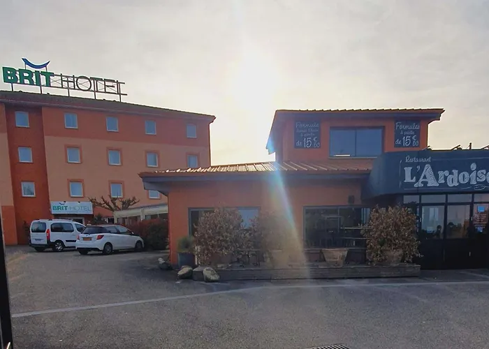 Otel Brit Confort Montauban